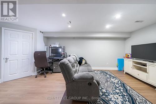 2398 Nichols Drive, Oakville, ON - Indoor