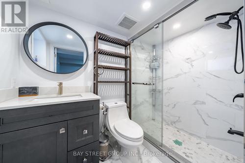 2398 Nichols Drive, Oakville, ON - Indoor Photo Showing Bathroom