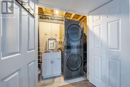 2398 Nichols Drive, Oakville, ON - Indoor Photo Showing Laundry Room
