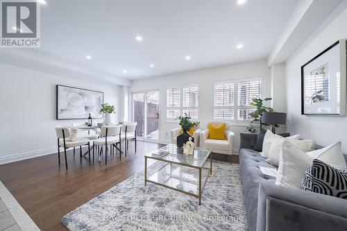 2398 Nichols Drive, Oakville, ON - Indoor Photo Showing Living Room