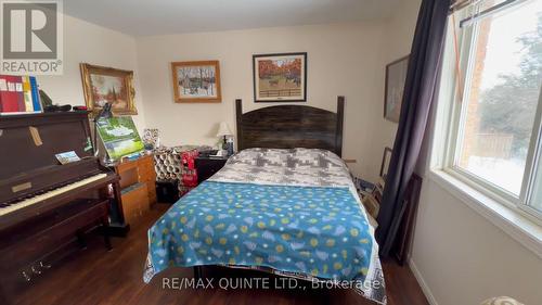 73 Oak Ridge Boulevard, Belleville (Belleville Ward), ON - Indoor Photo Showing Bedroom