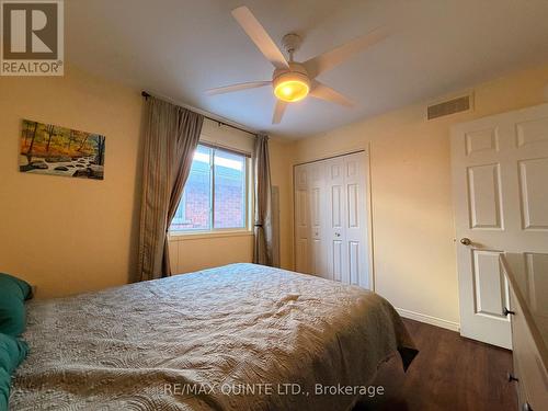 73 Oak Ridge Boulevard, Belleville (Belleville Ward), ON - Indoor Photo Showing Bedroom