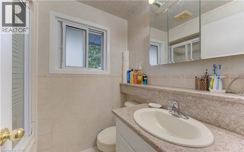 4 Flint Drive, Kitchener, ON - Indoor Photo Showing Bathroom