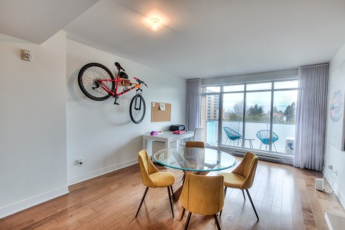 Salon - 306-3499 Av. Jacques-Bureau, Laval (Chomedey), QC - Indoor Photo Showing Dining Room