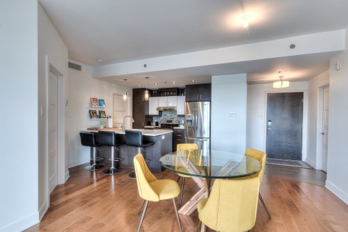 Salle à manger - 306-3499 Av. Jacques-Bureau, Laval (Chomedey), QC - Indoor Photo Showing Dining Room