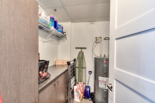 Rangement - 306-3499 Av. Jacques-Bureau, Laval (Chomedey), QC - Indoor Photo Showing Laundry Room