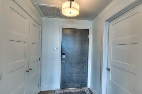 Hall d'entrée/Vestibule - 306-3499 Av. Jacques-Bureau, Laval (Chomedey), QC - Indoor Photo Showing Other Room