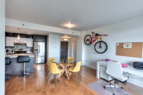 Salon - 306-3499 Av. Jacques-Bureau, Laval (Chomedey), QC - Indoor Photo Showing Dining Room