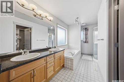 218 Brookshire Crescent, Saskatoon, SK - Indoor Photo Showing Bathroom