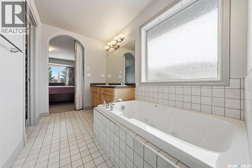 218 Brookshire Crescent, Saskatoon, SK - Indoor Photo Showing Bathroom