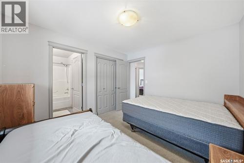 218 Brookshire Crescent, Saskatoon, SK - Indoor Photo Showing Bedroom