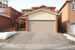 249 THORNWAY AVENUE  Vaughan, ON L4J 7X8