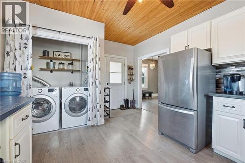 211 Robinson Road, Dunnville, ON - Indoor Photo Showing Laundry Room