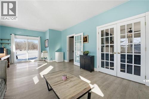211 Robinson Road, Dunnville, ON - Indoor Photo Showing Living Room