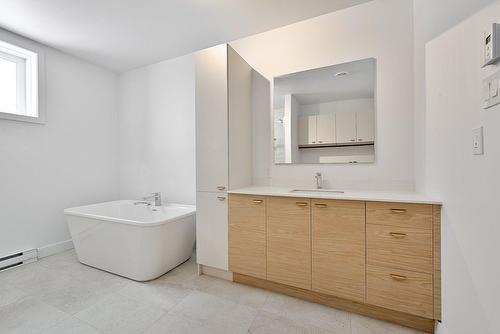 Salle de bains - 1510 Boul. Marie-Victorin, Longueuil (Le Vieux-Longueuil), QC - Indoor Photo Showing Bathroom