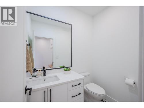 194 Maple Place Unit# 2, Oliver, BC - Indoor Photo Showing Bathroom