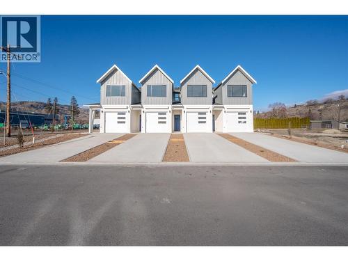 194 Maple Place Unit# 2, Oliver, BC - Outdoor With Facade