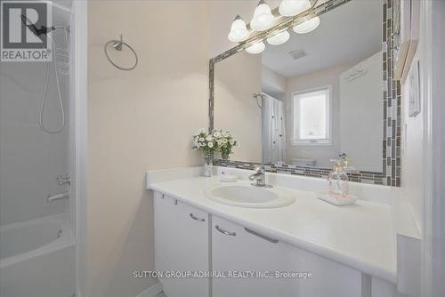 95 Athabaska Road, Barrie, ON - Indoor Photo Showing Bathroom