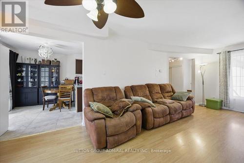 95 Athabaska Road, Barrie, ON - Indoor Photo Showing Living Room