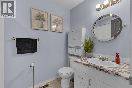 157 Kidd Close, Red Deer, AB - Indoor Photo Showing Bathroom