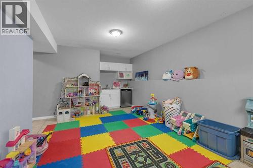 157 Kidd Close, Red Deer, AB - Indoor Photo Showing Other Room