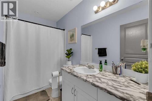 157 Kidd Close, Red Deer, AB - Indoor Photo Showing Bathroom