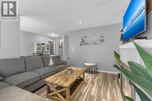 157 Kidd Close, Red Deer, AB - Indoor Photo Showing Living Room