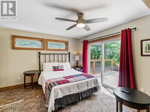 1326 Kawagama Lake Road, Algonquin Highlands (Sherborne), ON - Indoor Photo Showing Bedroom