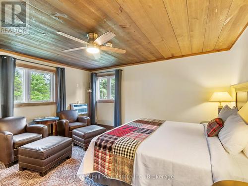 1326 Kawagama Lake Road, Algonquin Highlands (Sherborne), ON - Indoor Photo Showing Bedroom