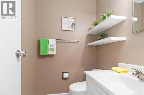 109 Ross Street, Fort Mcmurray, AB - Indoor Photo Showing Bathroom