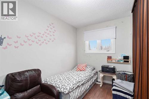 109 Ross Street, Fort Mcmurray, AB - Indoor Photo Showing Bedroom