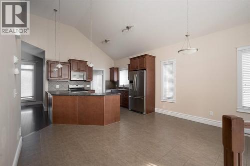 353 Walnut Crescent, Fort Mcmurray, AB - Indoor Photo Showing Kitchen