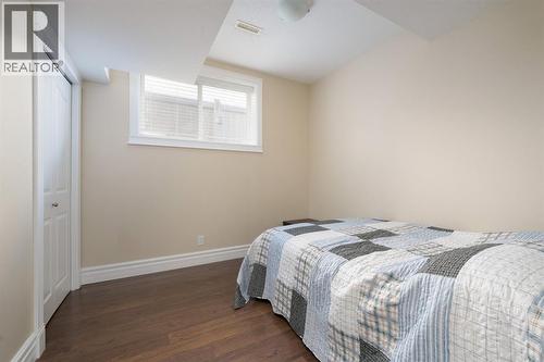 353 Walnut Crescent, Fort Mcmurray, AB - Indoor Photo Showing Bedroom