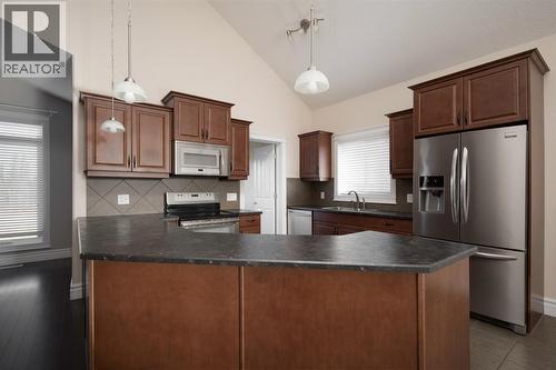 353 Walnut Crescent, Fort Mcmurray, AB - Indoor Photo Showing Kitchen