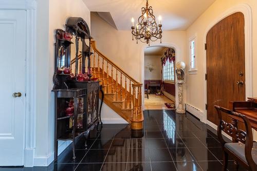 Hall d'entrée/Vestibule - 514 Rue Notre-Dame E., Thetford Mines, QC - Indoor Photo Showing Other Room