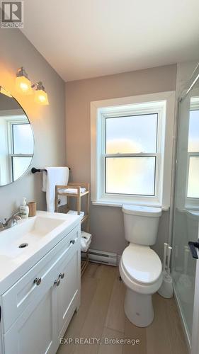 1515 Dufferin Street, Whitby, ON - Indoor Photo Showing Bathroom