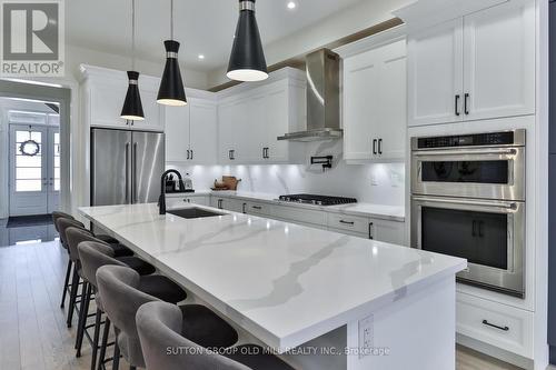 17 Bellefond Street, Vaughan, ON - Indoor Photo Showing Kitchen With Upgraded Kitchen