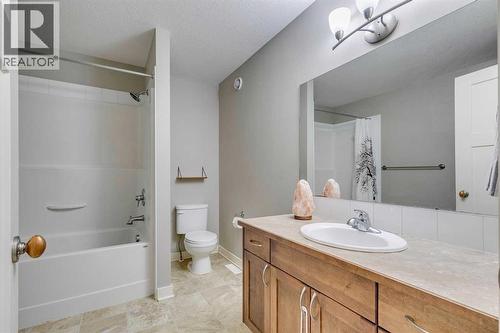 43 Sunrise Crescent Ne, High River, AB - Indoor Photo Showing Bathroom