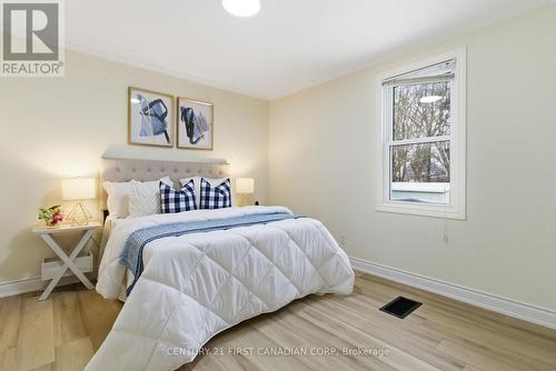 59 Cliftonvale Avenue, London South (South E), ON - Indoor Photo Showing Bedroom