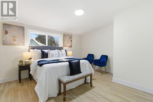 59 Cliftonvale Avenue, London South (South E), ON - Indoor Photo Showing Bedroom