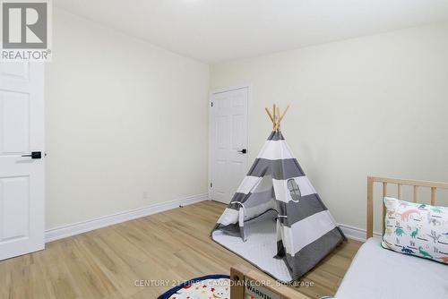 59 Cliftonvale Avenue, London South (South E), ON - Indoor