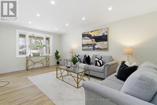59 Cliftonvale Avenue, London South (South E), ON - Indoor Photo Showing Living Room