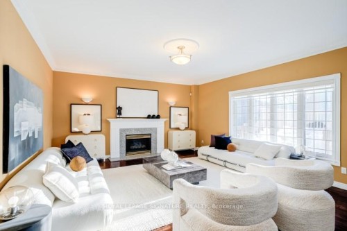140 Boake Trail, Richmond Hill, ON - Indoor Photo Showing Living Room With Fireplace
