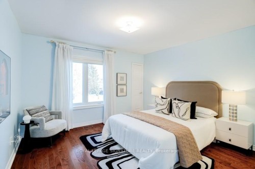 140 Boake Trail, Richmond Hill, ON - Indoor Photo Showing Bedroom