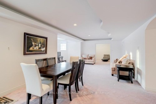 140 Boake Trail, Richmond Hill, ON - Indoor Photo Showing Dining Room