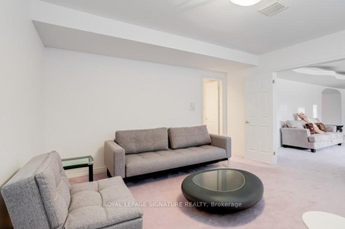 140 Boake Trail, Richmond Hill, ON - Indoor Photo Showing Living Room