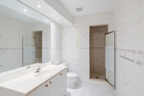 140 Boake Trail, Richmond Hill, ON - Indoor Photo Showing Bathroom