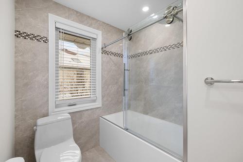 Salle de bains - 266 Av. Glengarry, Mont-Royal, QC - Indoor Photo Showing Bathroom