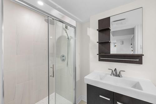 Salle de bains - 266 Av. Glengarry, Mont-Royal, QC - Indoor Photo Showing Bathroom