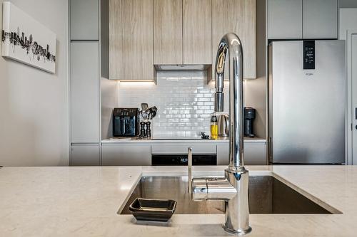Cuisine - 1618-200 Rue Marie-Charles-Le Moyne, Longueuil (Le Vieux-Longueuil), QC - Indoor Photo Showing Kitchen With Double Sink With Upgraded Kitchen